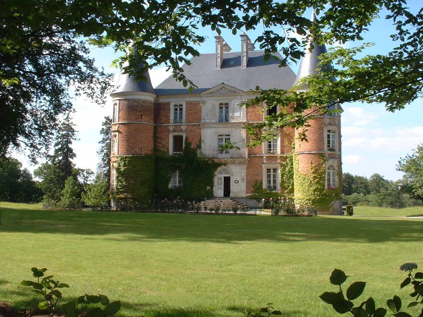 http://www.stylishplacestostay.com/admin/images/head_Chateau,%20France.jpg